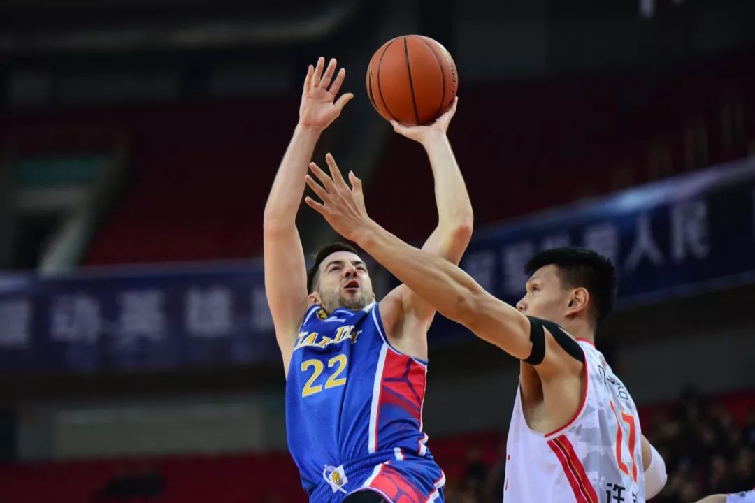 天津男篮战绩起伏不定,外界猜测原因 天津男篮战绩起伏不定,外界猜测原因