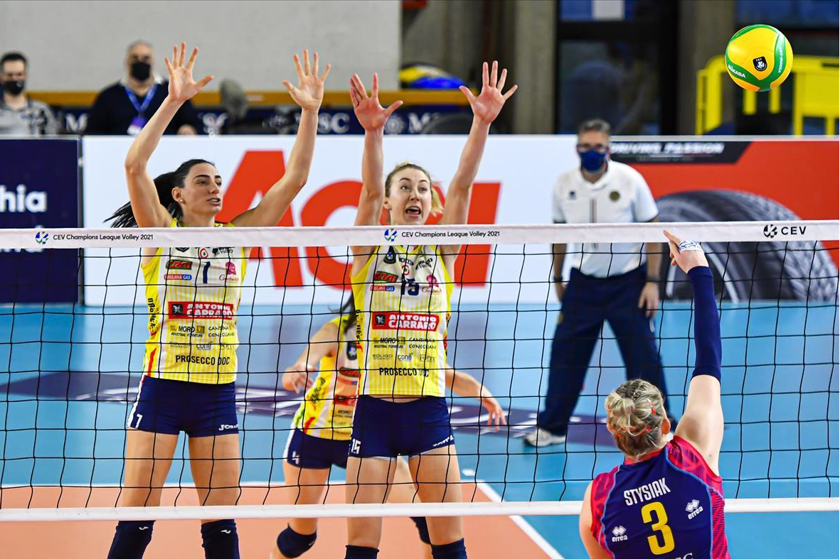 包含东欧劲旅勇夺一城,成功杀入四强的词条 包含东欧劲旅勇夺一城,成功杀入四强的词条