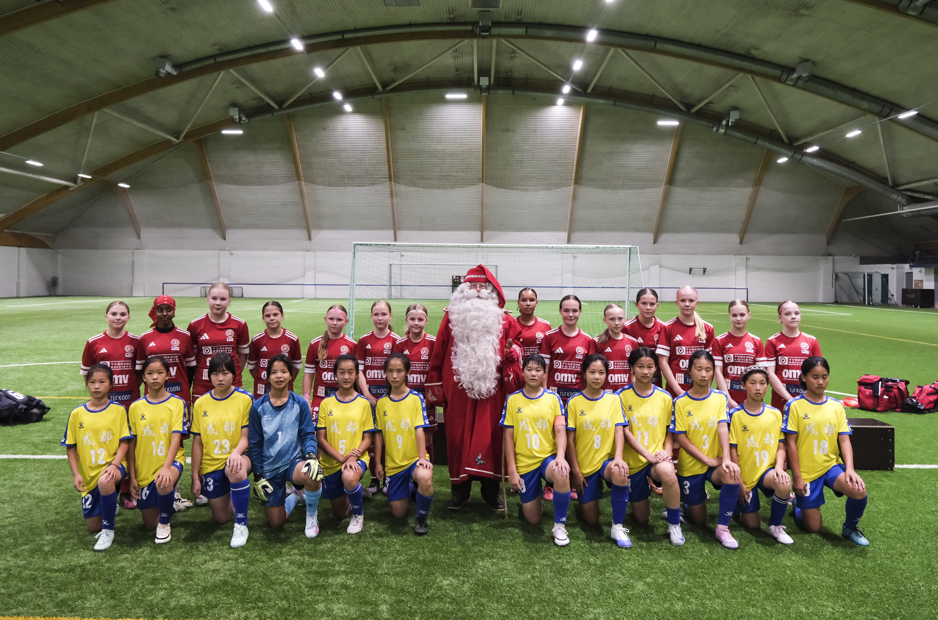 芬兰选手夺得金牌,赢得掌声 芬兰选手夺得金牌,赢得掌声