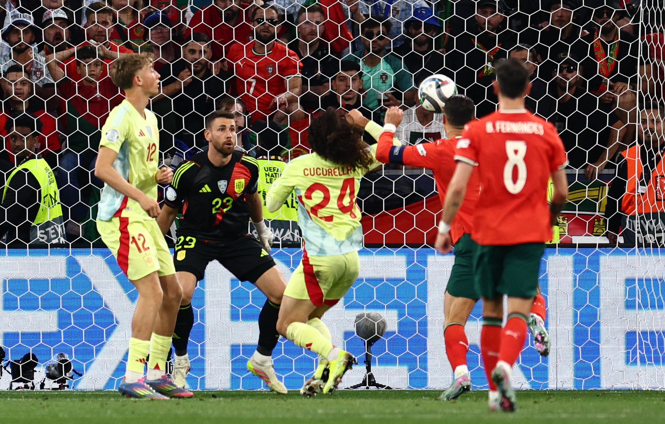 葡萄牙队全力备战欧洲预选赛，豪取三分