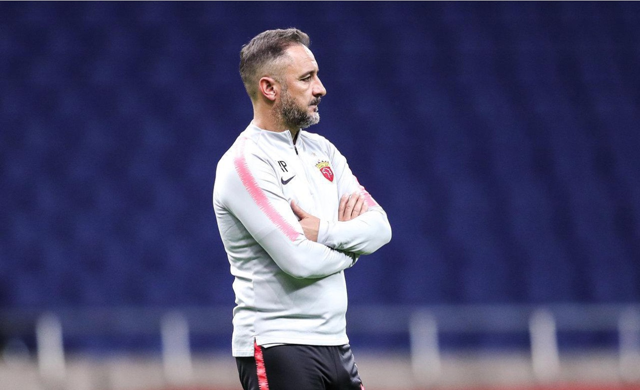 球场上的风云变幻，胜负悬殊